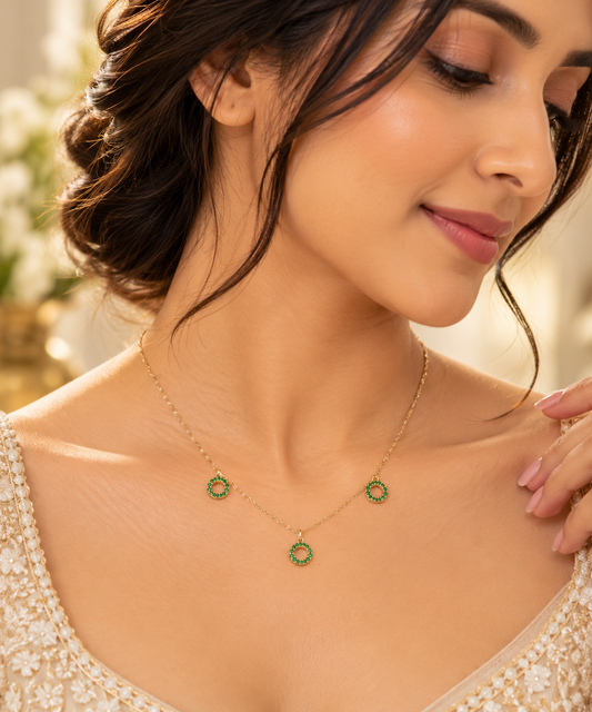 Emerald Green Circle Trio Necklace – Gold Tone