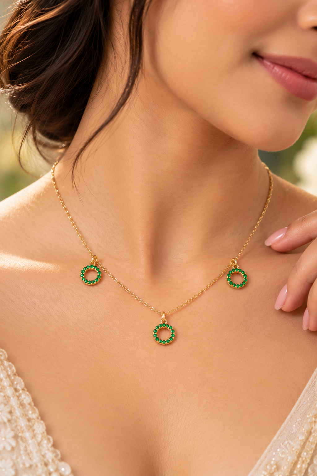 Emerald Green Circle Trio Necklace – Gold Tone