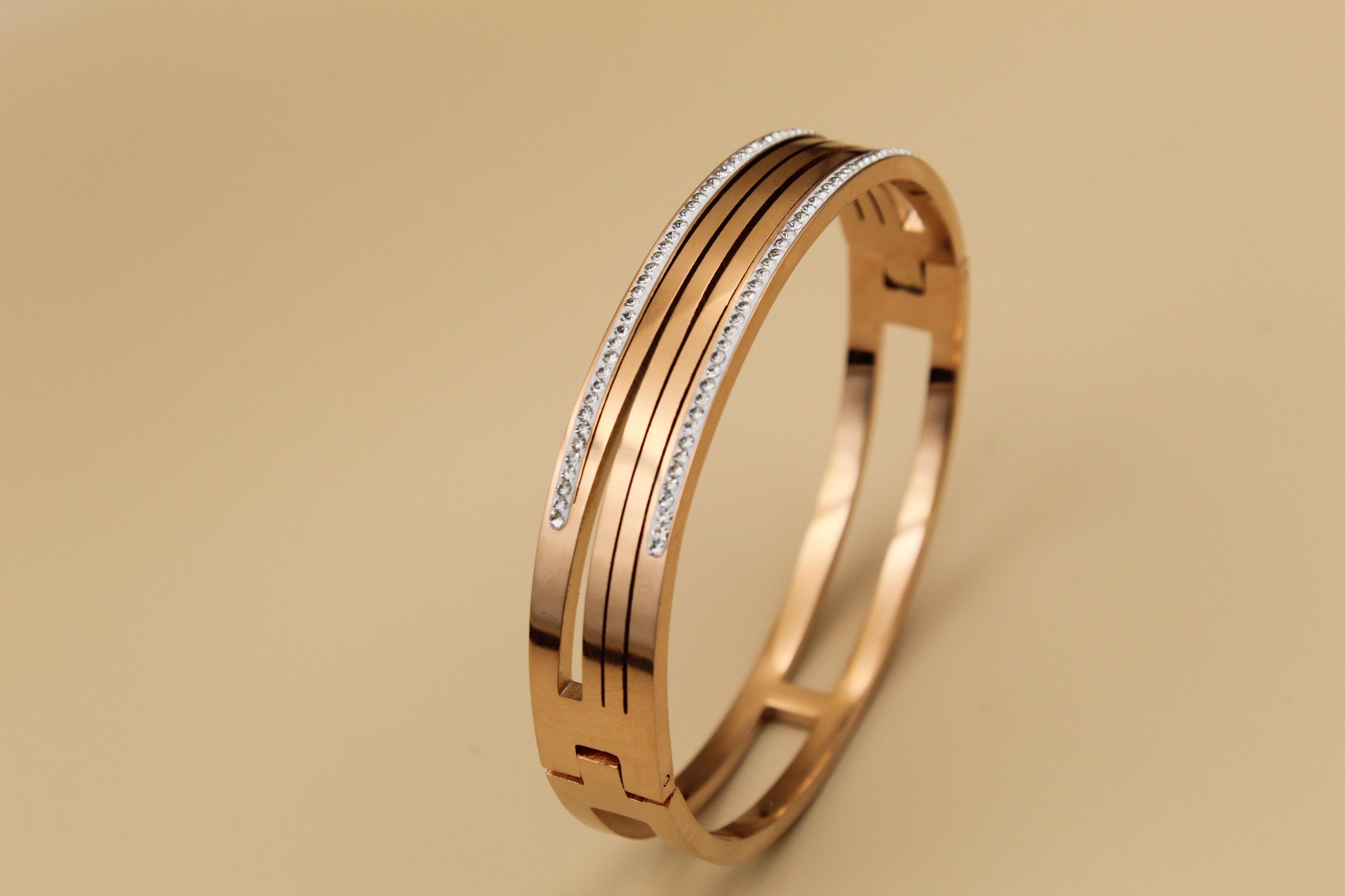 TRENDY TEENS BANGLES