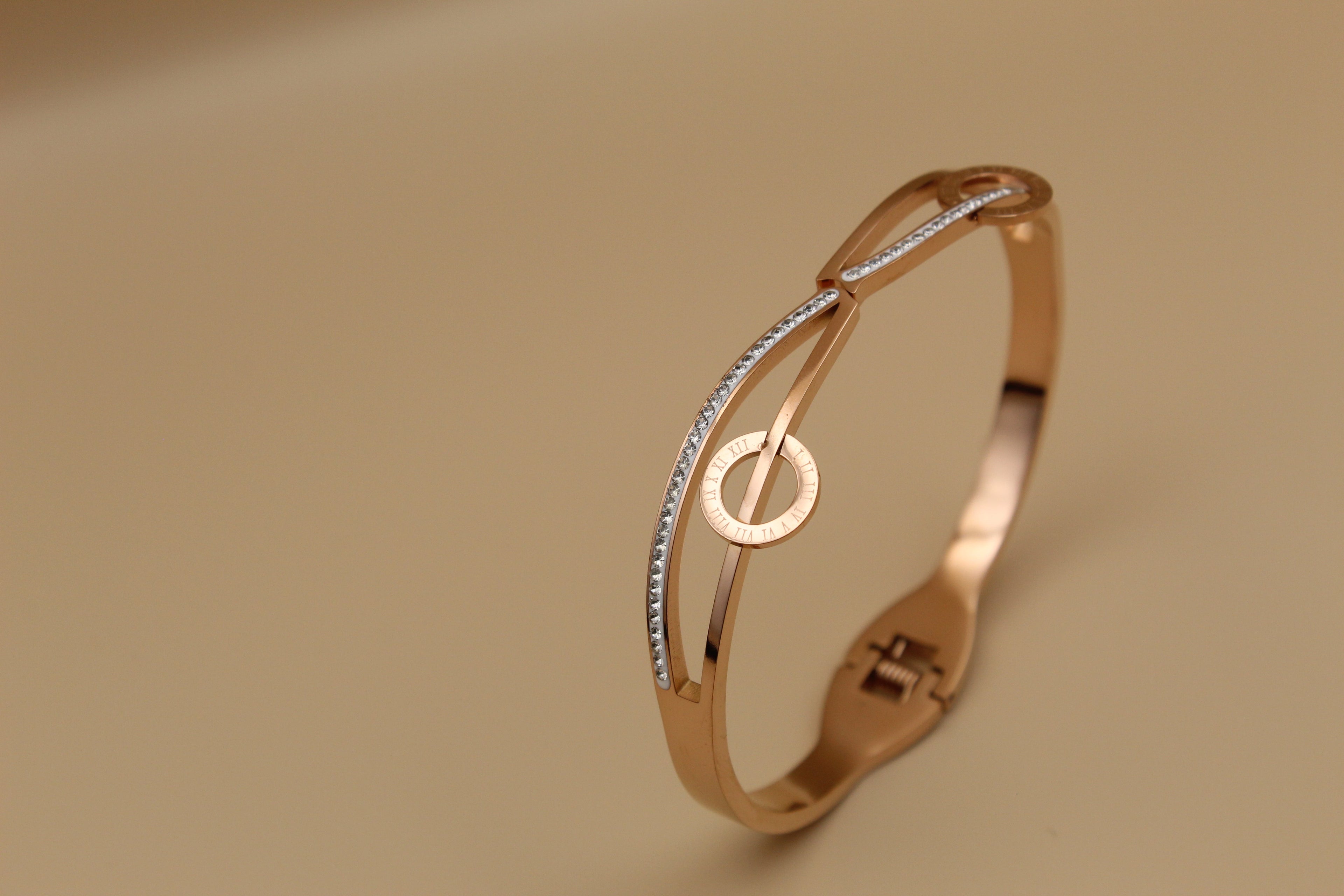 TRENDY TEENS BANGLE STYLE BRACELET