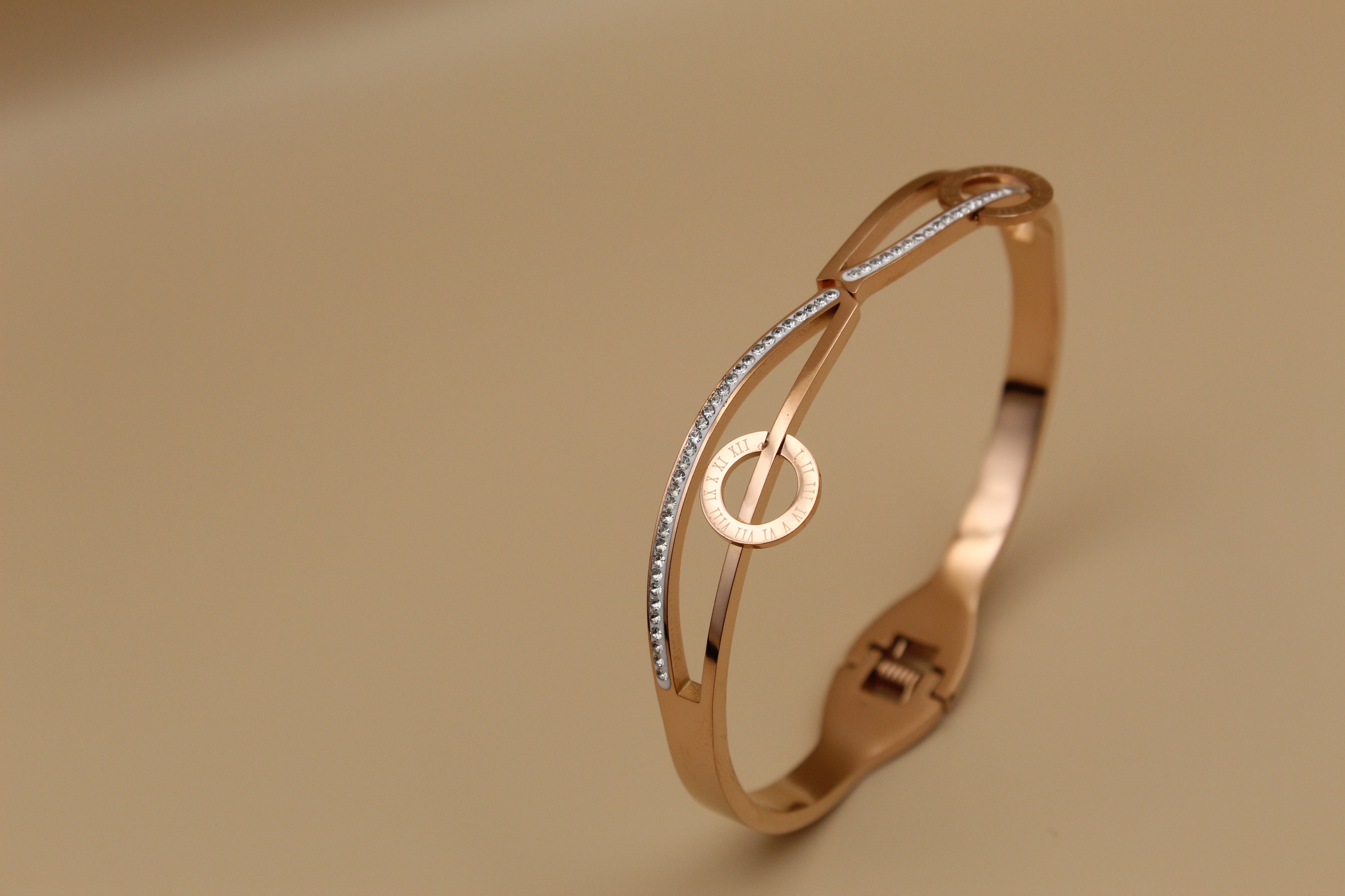 TRENDY TEENS BANGLE STYLE BRACELET