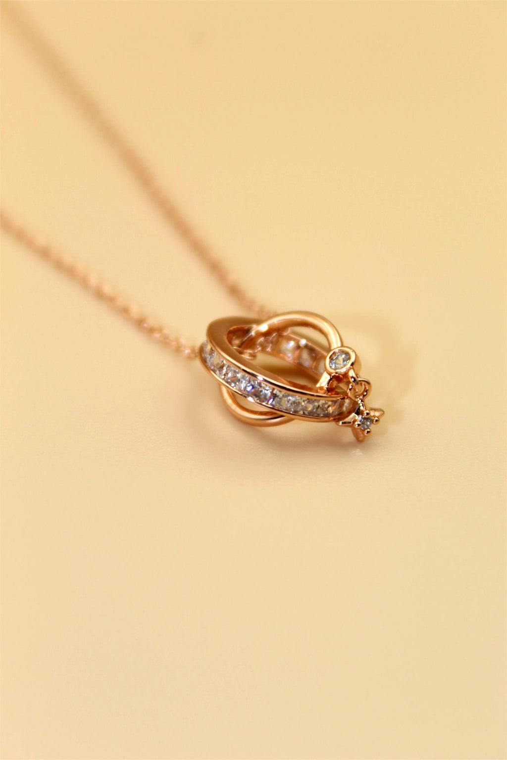 Anti-Tarnish Interlocking Ring Pendant Necklace