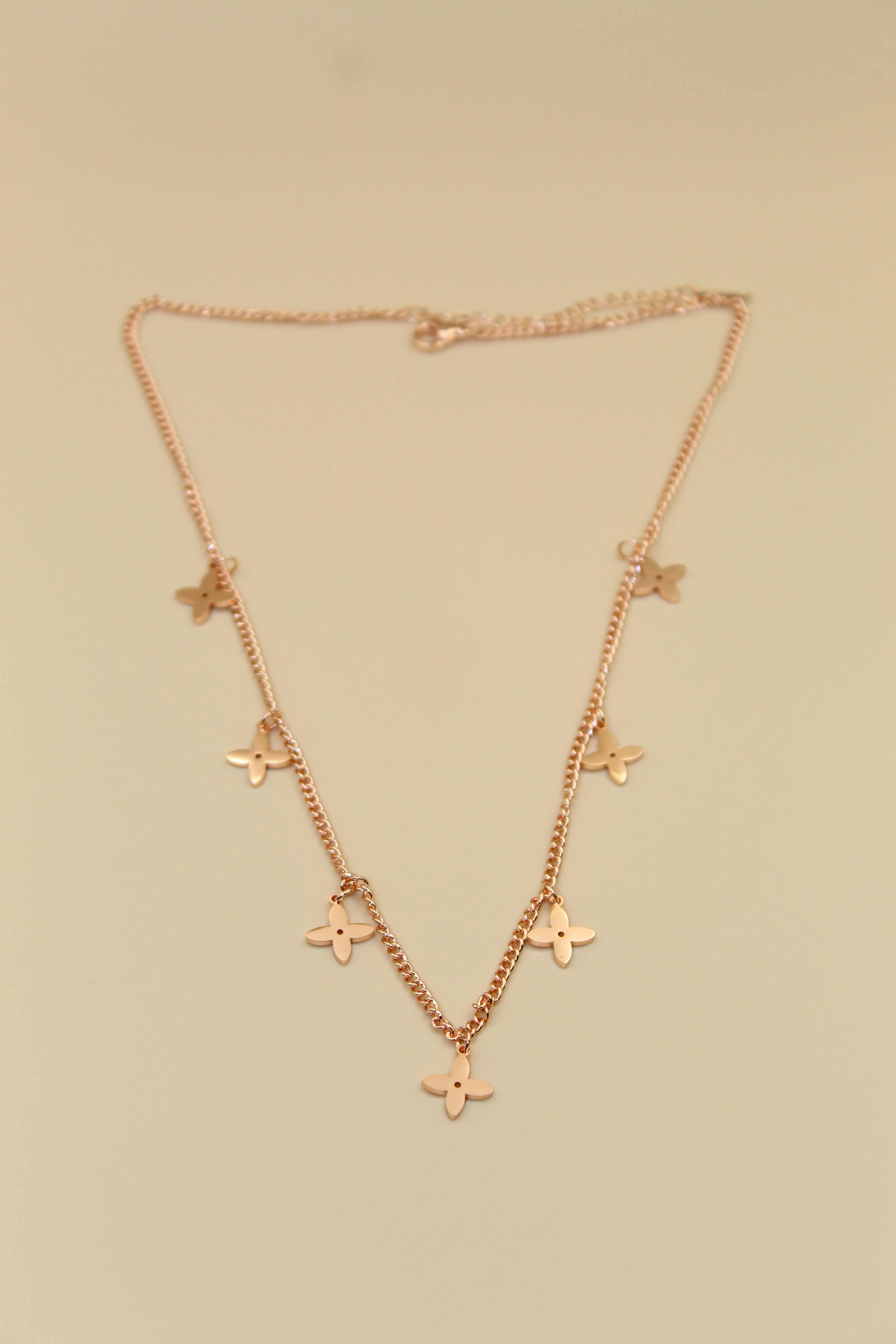Elegant Anti-Tarnish Rose Gold-Plated Floral Charm Necklace