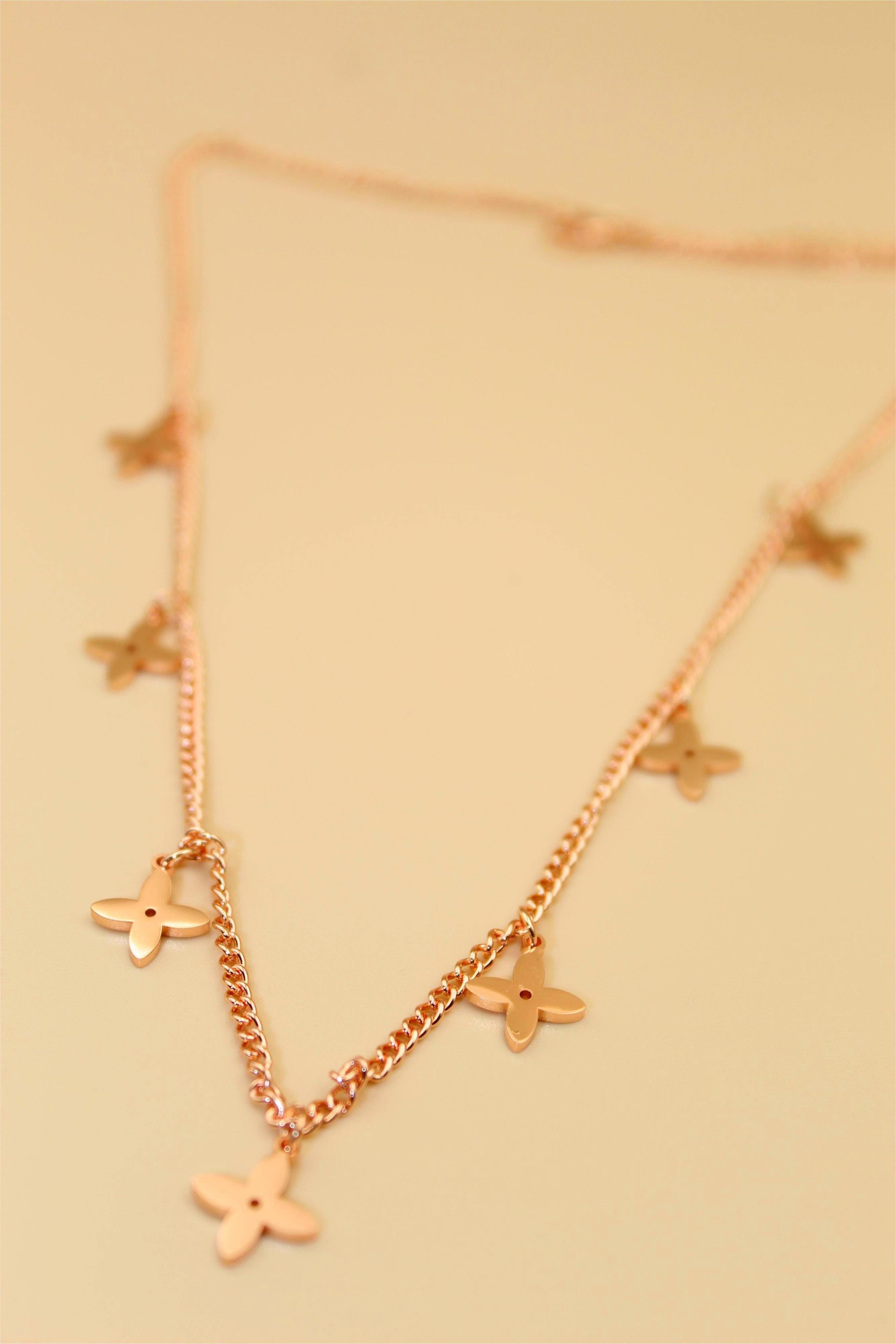 Elegant Anti-Tarnish Rose Gold-Plated Floral Charm Necklace