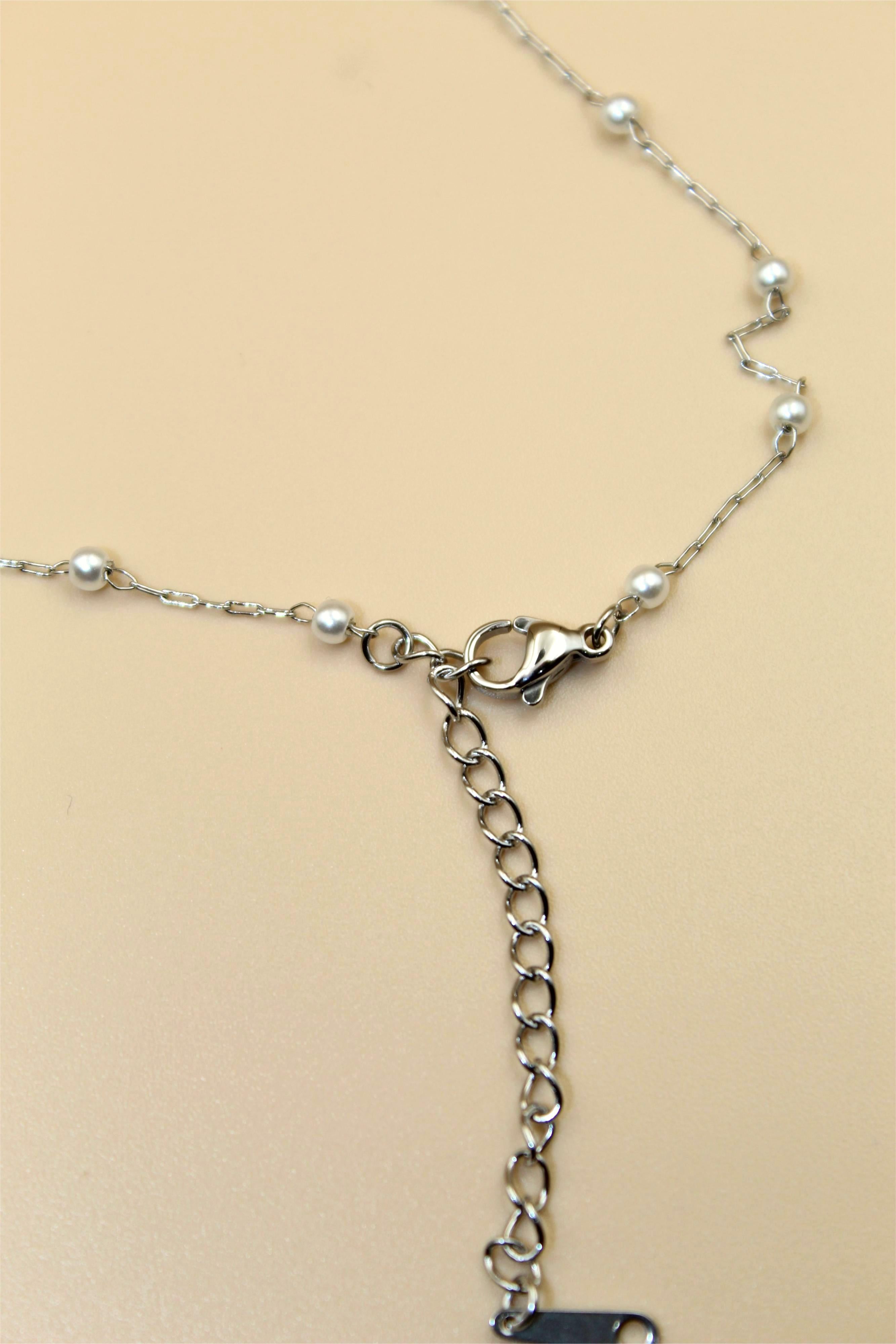 Elegant Anti-Tarnish Silver-Tone Floral Pendant Necklace