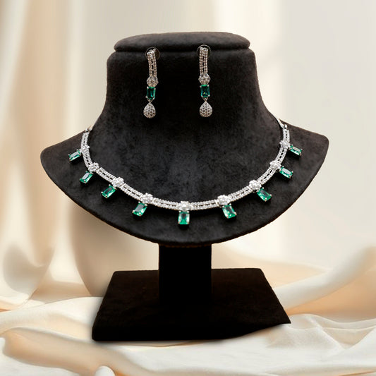 Antique Emerald Necklace Set – Premium Jewelry with White Stones & Earrings