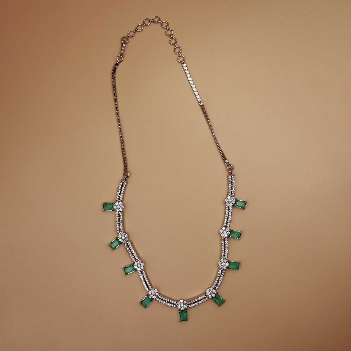 Antique Emerald Necklace Set – Premium Jewelry with White Stones & Earrings
