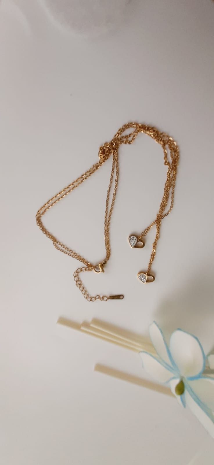 beautifully crafted anti-tarnish heart charm necklace